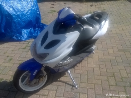 Yamaha Aerox R blauw